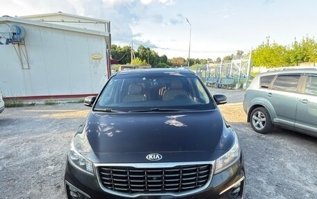 KIA Carnival III, 2018 год, 2 650 000 рублей, 3 фотография
