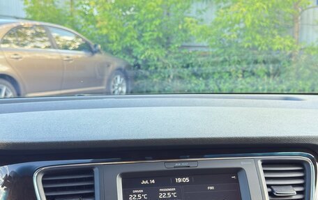 KIA Carnival III, 2018 год, 2 650 000 рублей, 16 фотография