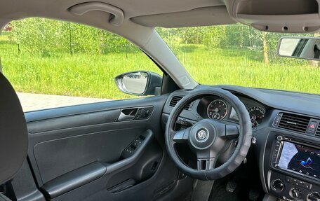 Volkswagen Jetta VI, 2014 год, 1 000 000 рублей, 2 фотография