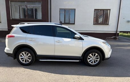 Toyota RAV4, 2015 год, 2 000 000 рублей, 3 фотография