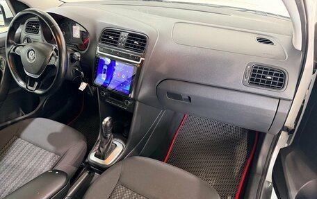 Volkswagen Polo VI (EU Market), 2017 год, 950 000 рублей, 13 фотография