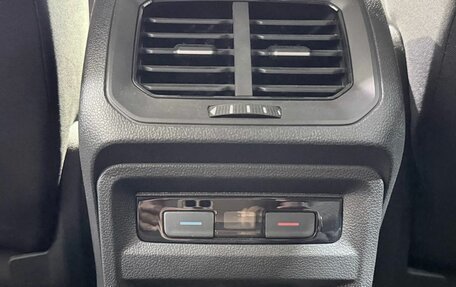 Volkswagen Tiguan II, 2020 год, 2 970 000 рублей, 13 фотография