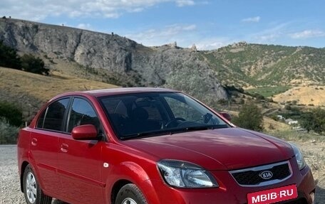 KIA Rio II, 2011 год, 810 000 рублей, 1 фотография