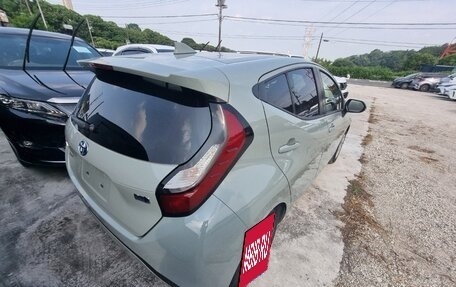 Toyota Aqua, 2022 год, 1 200 000 рублей, 5 фотография