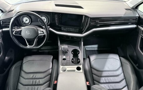 Volkswagen Touareg III, 2021 год, 6 200 000 рублей, 15 фотография