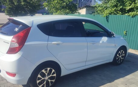 Hyundai Solaris II рестайлинг, 2012 год, 630 000 рублей, 3 фотография