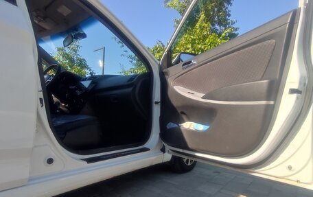 Hyundai Solaris II рестайлинг, 2012 год, 630 000 рублей, 13 фотография