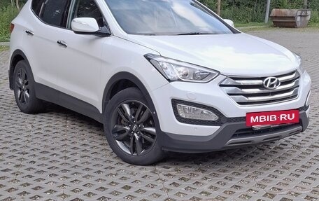 Hyundai Santa Fe III рестайлинг, 2013 год, 1 700 000 рублей, 2 фотография
