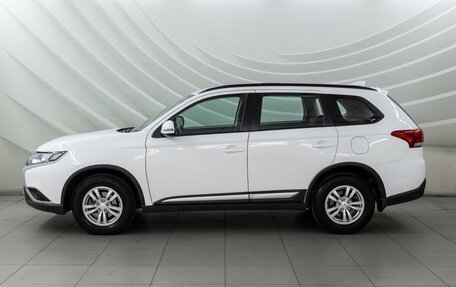 Mitsubishi Outlander III рестайлинг 3, 2021 год, 2 398 000 рублей, 4 фотография