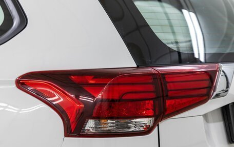 Mitsubishi Outlander III рестайлинг 3, 2021 год, 2 398 000 рублей, 11 фотография