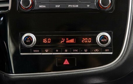 Mitsubishi Outlander III рестайлинг 3, 2021 год, 2 398 000 рублей, 20 фотография