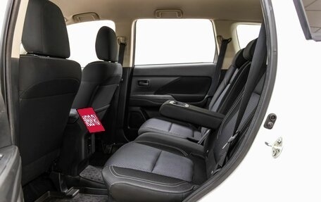 Mitsubishi Outlander III рестайлинг 3, 2021 год, 2 398 000 рублей, 34 фотография