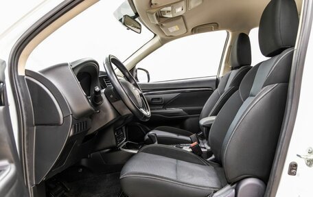 Mitsubishi Outlander III рестайлинг 3, 2021 год, 2 398 000 рублей, 23 фотография