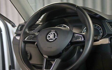 Skoda Superb III рестайлинг, 2017 год, 1 599 000 рублей, 3 фотография