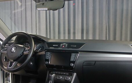 Skoda Superb III рестайлинг, 2017 год, 1 599 000 рублей, 7 фотография