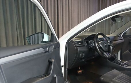 Skoda Superb III рестайлинг, 2017 год, 1 599 000 рублей, 8 фотография