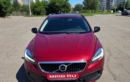 Volvo V40 Cross Country I, 2017 год, 1 150 000 рублей, 2 фотография