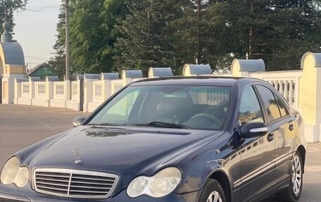 Mercedes-Benz C-Класс, 2004 год, 550 000 рублей, 2 фотография