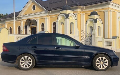 Mercedes-Benz C-Класс, 2004 год, 550 000 рублей, 3 фотография