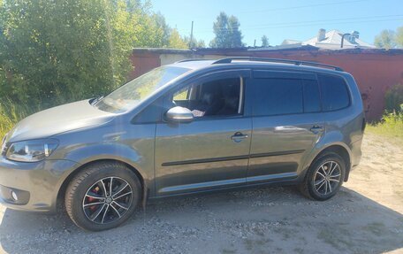 Volkswagen Touran III, 2010 год, 1 100 000 рублей, 3 фотография