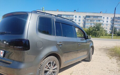 Volkswagen Touran III, 2010 год, 1 100 000 рублей, 8 фотография