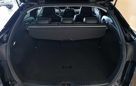 Toyota Prius IV XW50, 2017 год, 2 650 000 рублей, 15 фотография