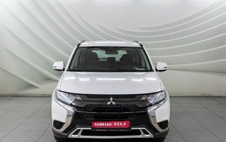 Mitsubishi Outlander III рестайлинг 3, 2021 год, 2 398 000 рублей, 2 фотография
