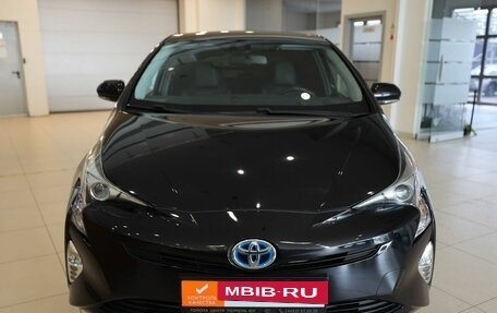 Toyota Prius IV XW50, 2017 год, 2 650 000 рублей, 2 фотография