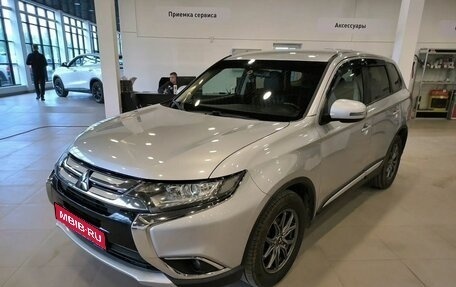 Mitsubishi Outlander III рестайлинг 3, 2017 год, 1 999 000 рублей, 1 фотография