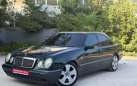 Mercedes-Benz E-Класс, 1997 год, 315 000 рублей, 1 фотография
