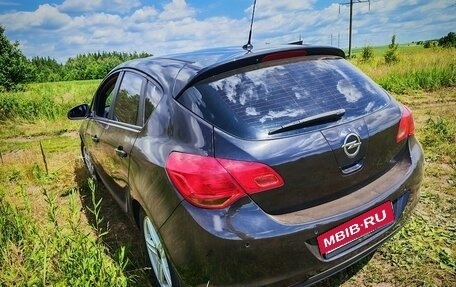 Opel Astra J, 2011 год, 735 000 рублей, 3 фотография