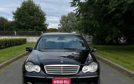 Mercedes-Benz C-Класс, 2005 год, 670 000 рублей, 3 фотография