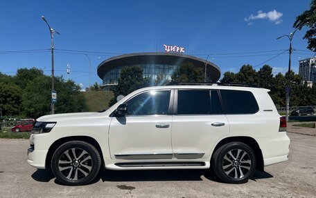 Toyota Land Cruiser 200, 2019 год, 8 990 000 рублей, 3 фотография