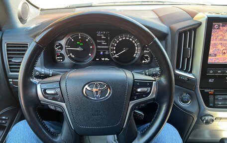 Toyota Land Cruiser 200, 2019 год, 8 990 000 рублей, 15 фотография