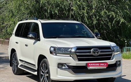 Toyota Land Cruiser 200, 2019 год, 8 990 000 рублей, 9 фотография
