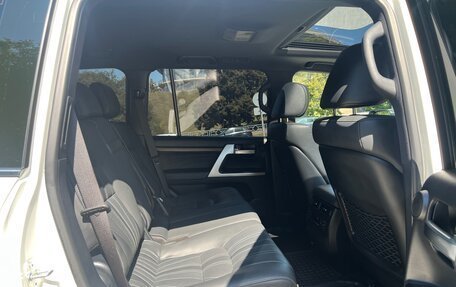 Toyota Land Cruiser 200, 2019 год, 8 990 000 рублей, 20 фотография