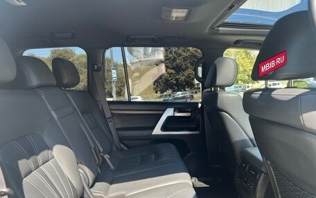 Toyota Land Cruiser 200, 2019 год, 8 990 000 рублей, 21 фотография