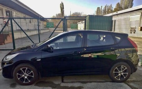 Hyundai Solaris II рестайлинг, 2013 год, 670 000 рублей, 2 фотография
