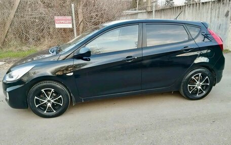 Hyundai Solaris II рестайлинг, 2013 год, 670 000 рублей, 7 фотография
