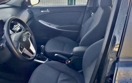 Hyundai Solaris II рестайлинг, 2013 год, 670 000 рублей, 10 фотография