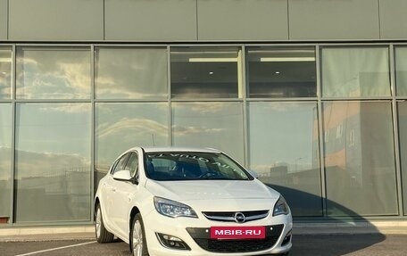 Opel Astra J, 2013 год, 598 000 рублей, 2 фотография