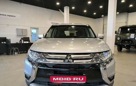 Mitsubishi Outlander III рестайлинг 3, 2017 год, 1 999 000 рублей, 2 фотография