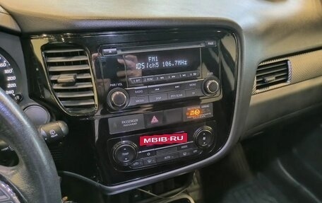 Mitsubishi Outlander III рестайлинг 3, 2017 год, 1 999 000 рублей, 14 фотография