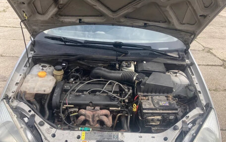 Ford Focus IV, 2000 год, 110 000 рублей, 6 фотография