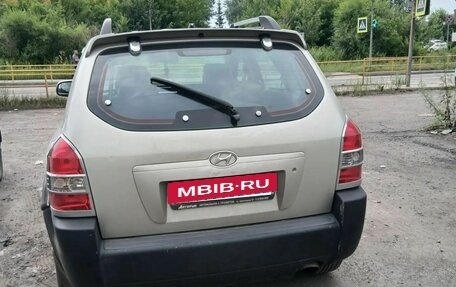 Hyundai Tucson III, 2005 год, 700 000 рублей, 6 фотография
