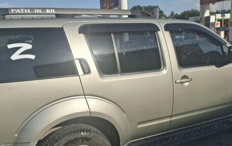 Nissan Pathfinder, 2007 год, 850 000 рублей, 4 фотография