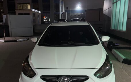 Hyundai Solaris II рестайлинг, 2012 год, 770 000 рублей, 3 фотография