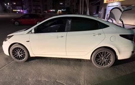 Hyundai Solaris II рестайлинг, 2012 год, 770 000 рублей, 8 фотография