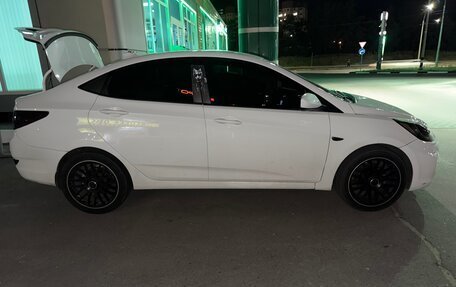 Hyundai Solaris II рестайлинг, 2012 год, 770 000 рублей, 6 фотография
