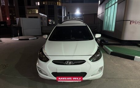 Hyundai Solaris II рестайлинг, 2012 год, 770 000 рублей, 4 фотография